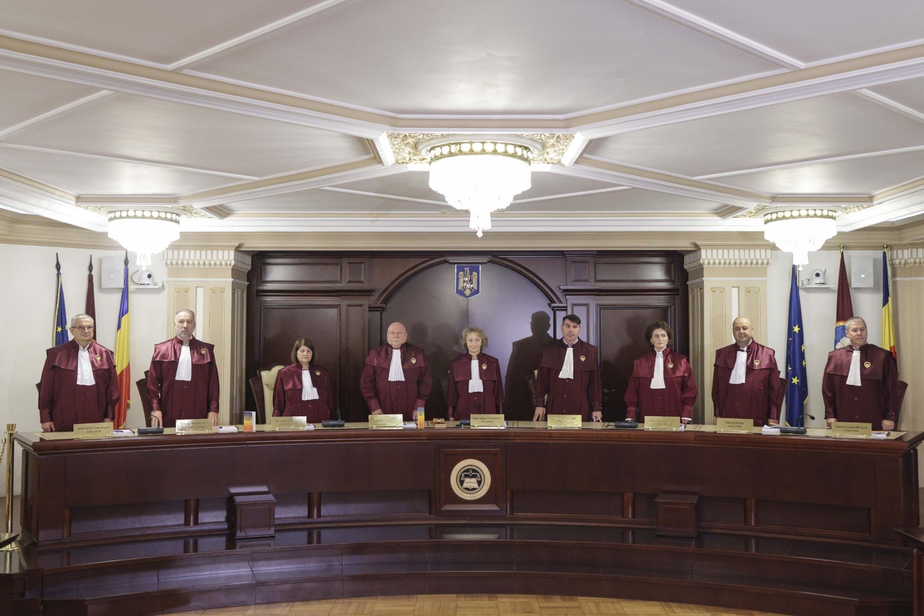 CCR va relua luni la ora 10.00 discuțiile despre reforma pensiilor magistraților, după două amânări, inclusiv ultima duminică când patru judecători au părăsit sala; ICCJ contestă inițiativa Guvernului Bolojan