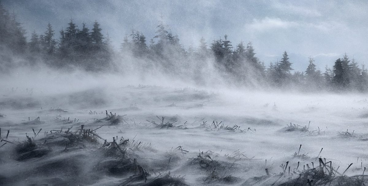 Viscol puternic în munții Alba: rafale de 120 km/h, Transalpina închisă