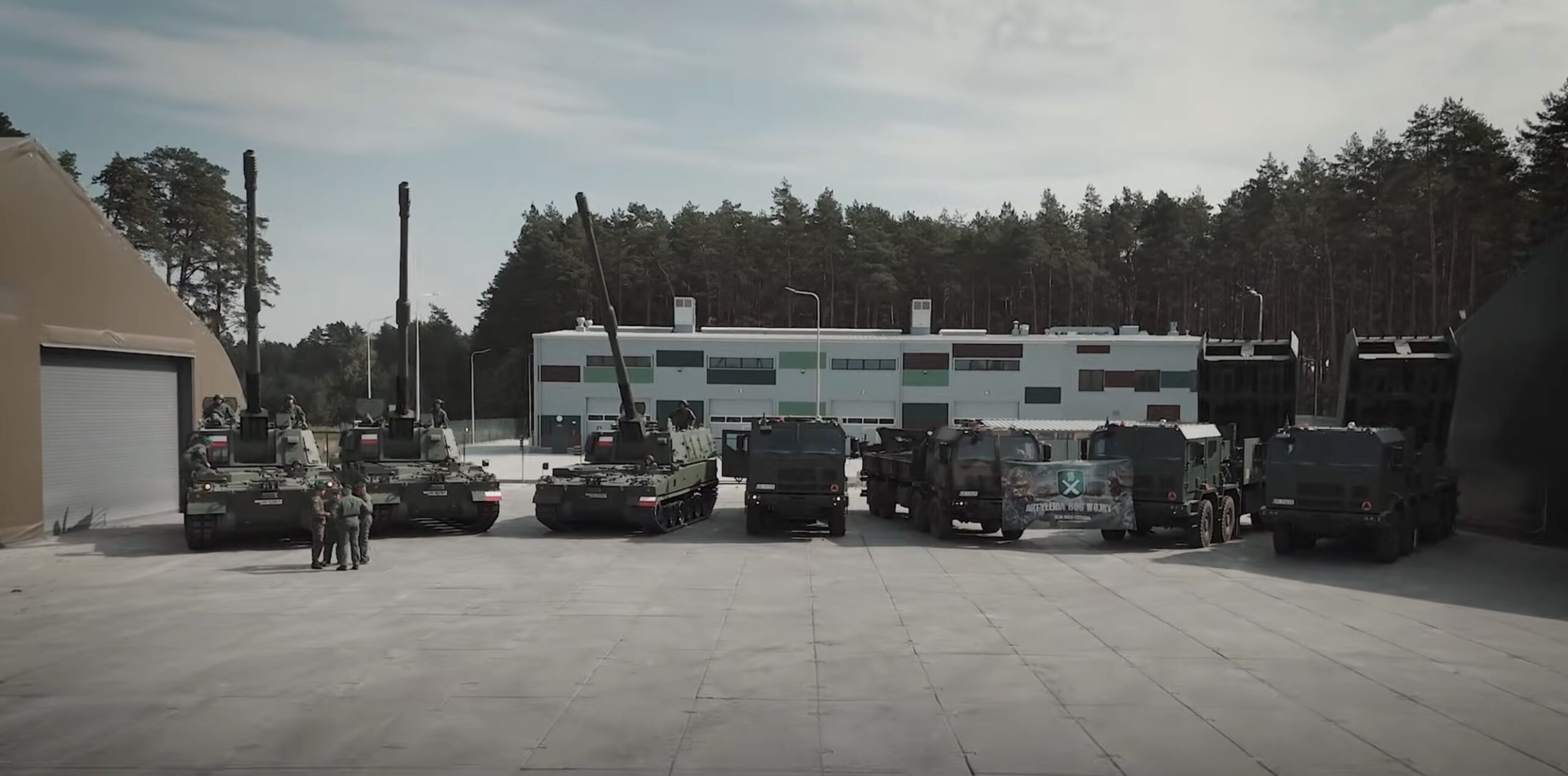 Polonia își consolidează autonomia militară printr-un acord de miliarde de euro pentru dezvoltarea industriei naționale de rachete Polonia a anunțat oficial semnarea unui contract de amploare, în valoare de aproximativ 14 miliarde de zloți (3,3 miliarde de euro), pentru crearea unui sistem național de producție a rachetelor ghidate cu precizie