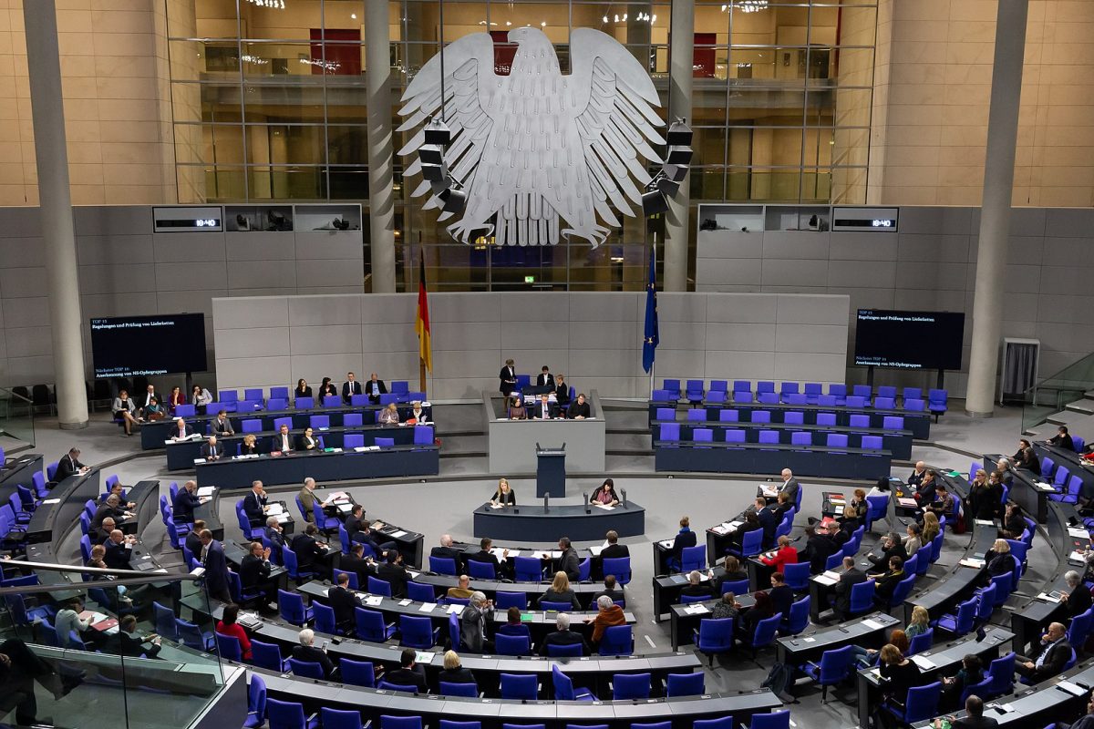 Parlamentul german a adoptat joi o lege menită să simplifice și să accelereze procesul de achiziție a armamentului pentru forțele armate, un pas esențial în contextul tensiunilor crescânde din Europa Centrului și Estului