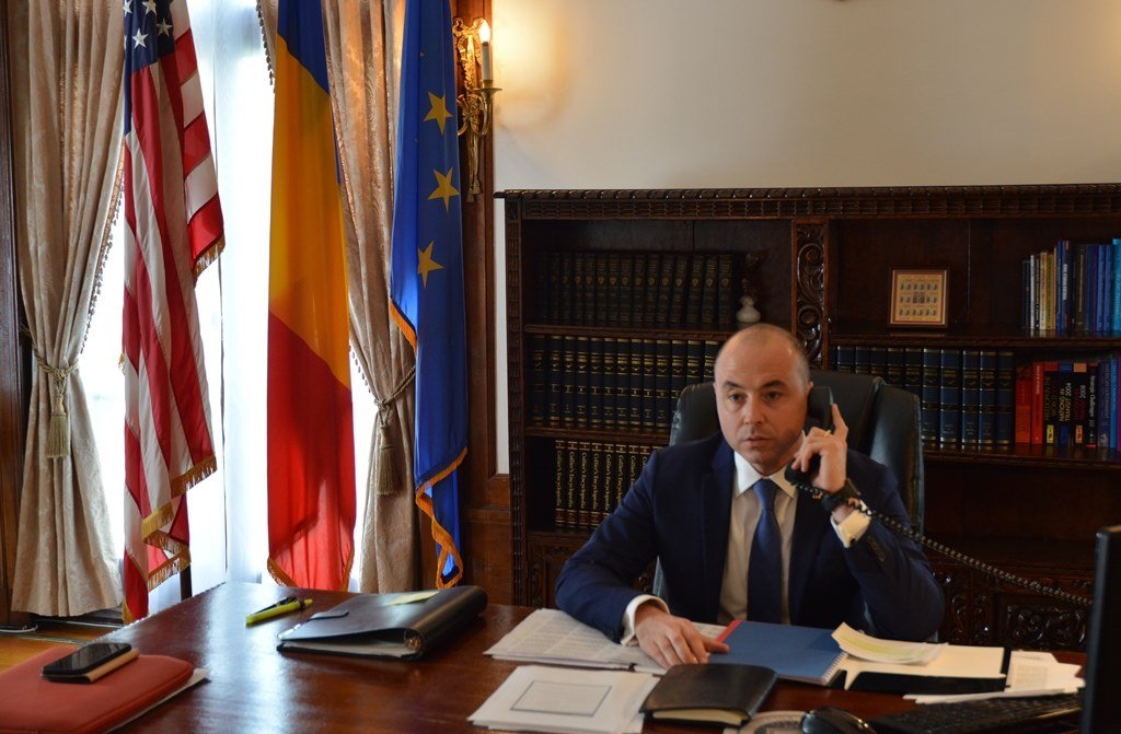 Ambasadorul României în SUA, Andrei Muraru, și-a exprimat susținerea față de intervenția militară a Statelor Unite în Venezuela, în contextul tumultuos al crizei politice din această țară sud-americană