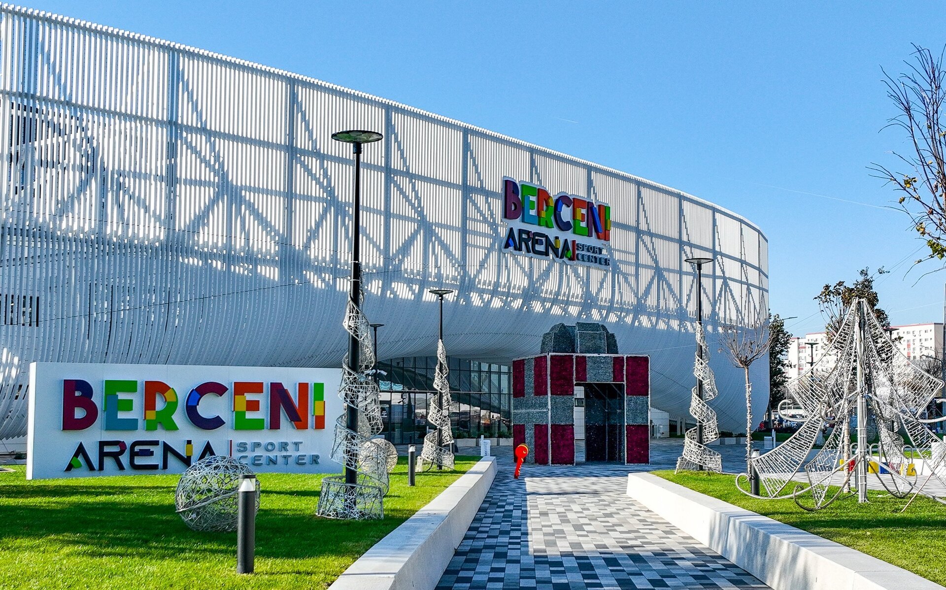 Patinoarul Berceni Arena își redeschide porțile pentru public după o perioadă de restricții impuse din cauza Campionatului Mondial de hochei U20 divizia II/A, competiție care a avut loc în perioada 4-10 ianuarie 2026