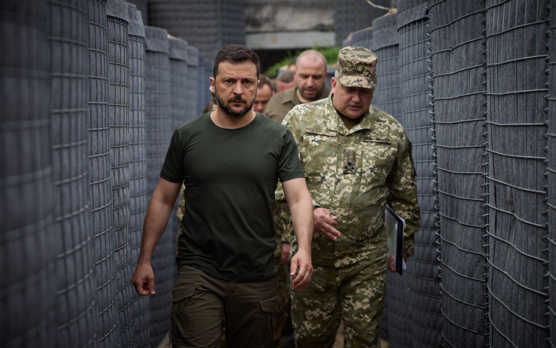 Președintele Ucrainei, Volodimir Zelenski, anunță o posibile schimbare majoră în cabinetul său, semnalând intenţia de a-l numi pe actualul ministru al Apărării, Denis Șmîgal, în funcția de ministru al Energiei