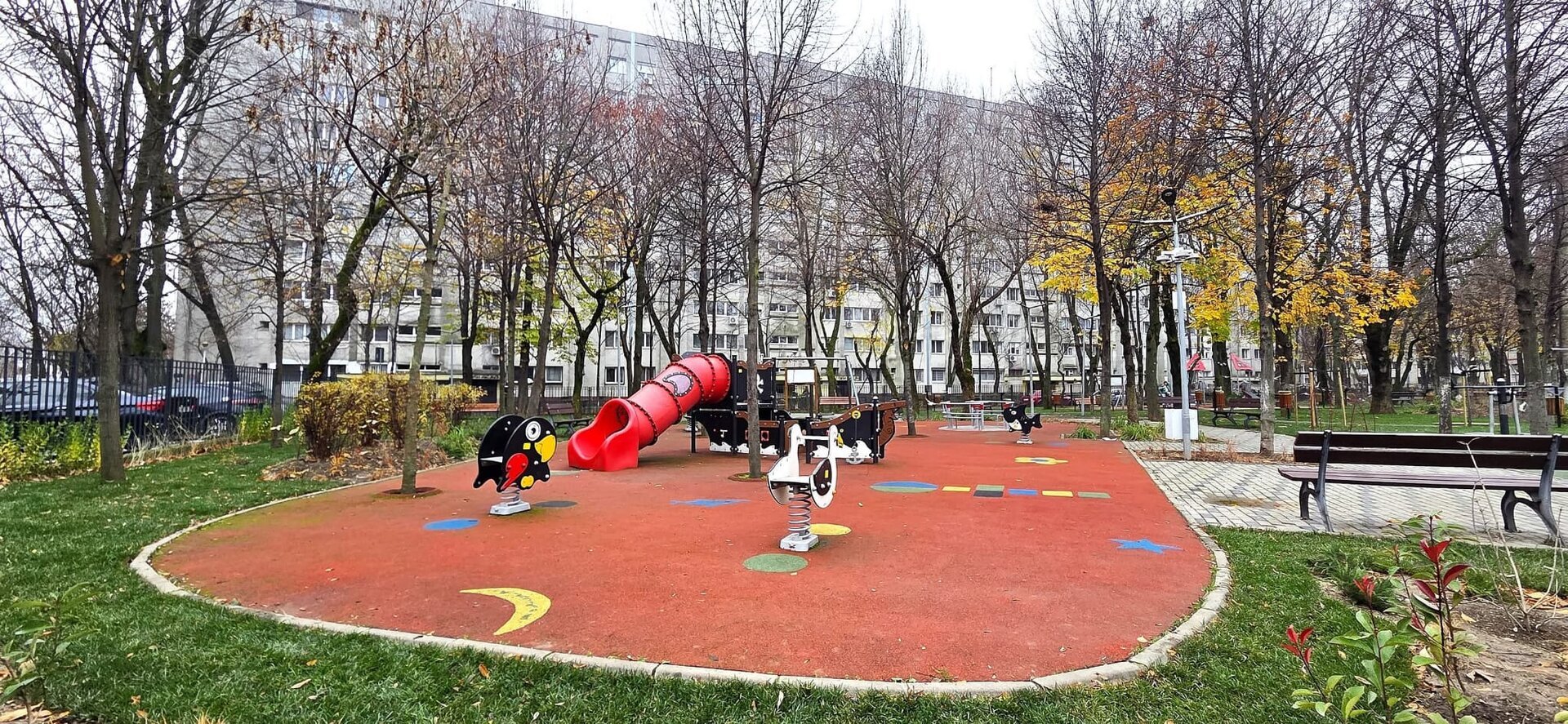 Contract de aproape 2 milioane € pentru întreținerea locurilor de joacă și terenurilor sportive din Sector 1