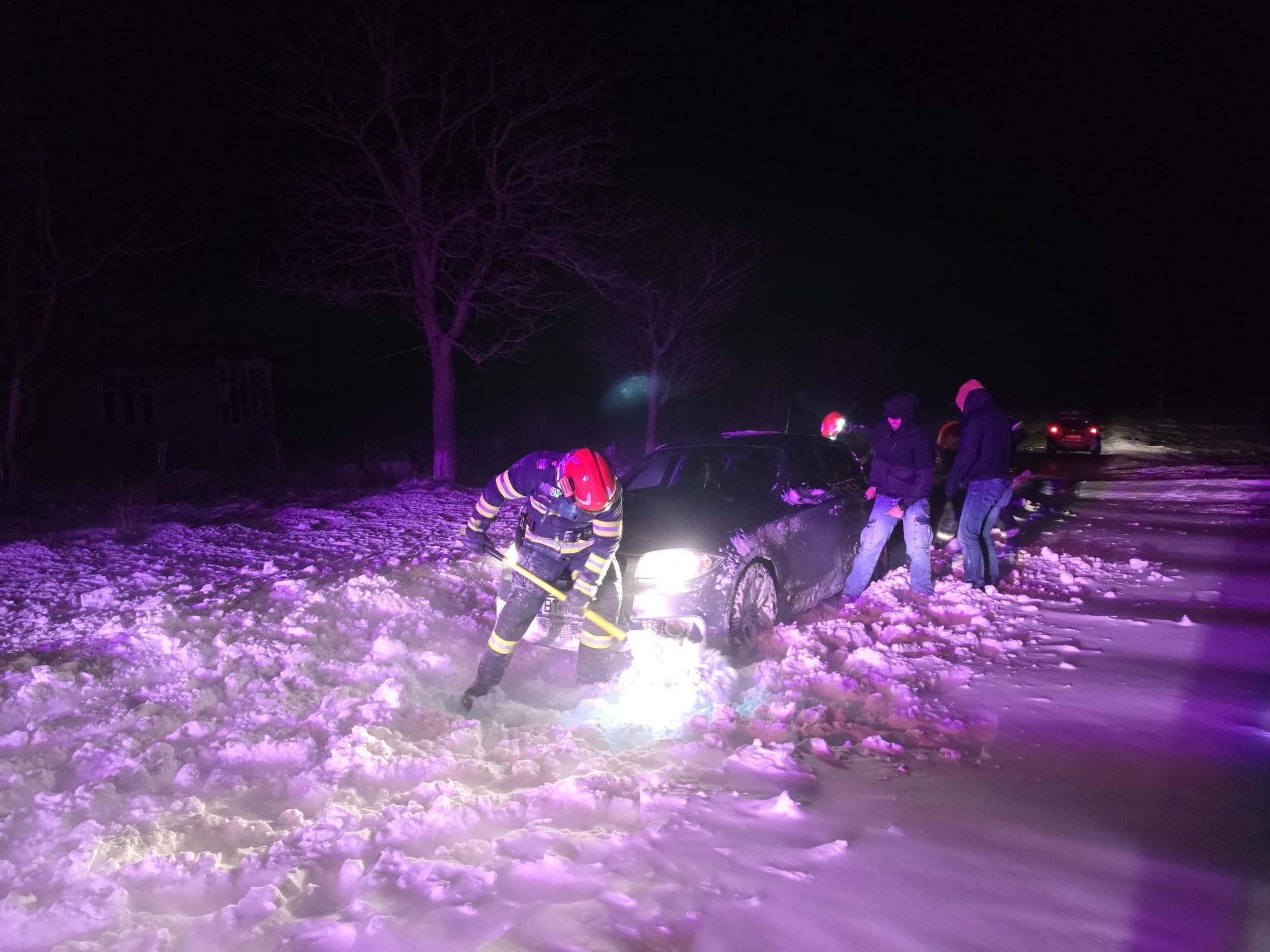 Capitala și întreaga țară se confruntă, până marți dimineața, cu o perioadă extrem de dificilă din cauza temperaturilor extrem de scăzute, care au adus cod galben de ger și măsuri speciale pentru protejarea populației