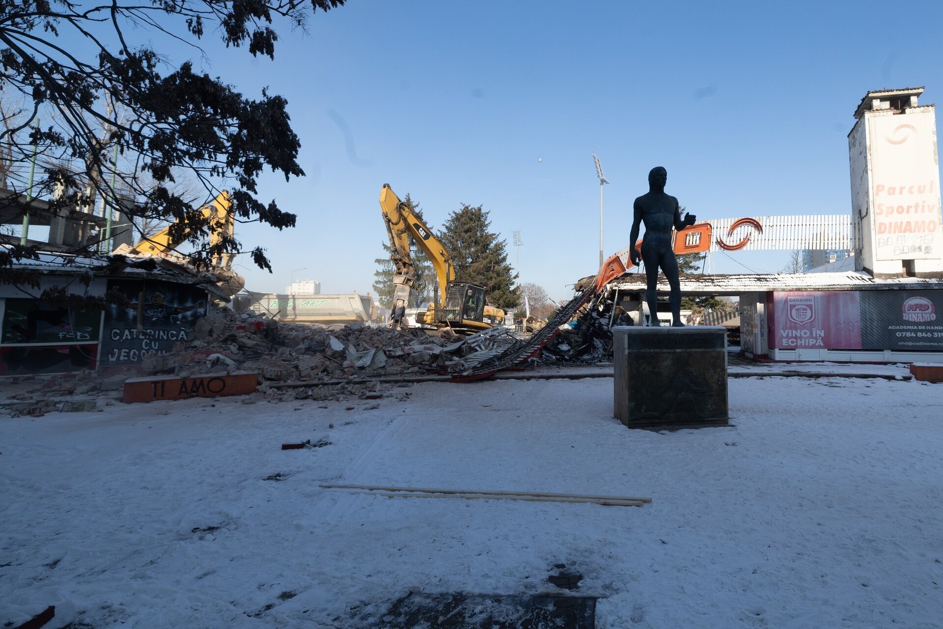 Demolarea stadionului Dinamo a devenit oficial realitate marți, 20 ianuarie, marcând finalul unei epoci pentru iubitorii fotbalului din România