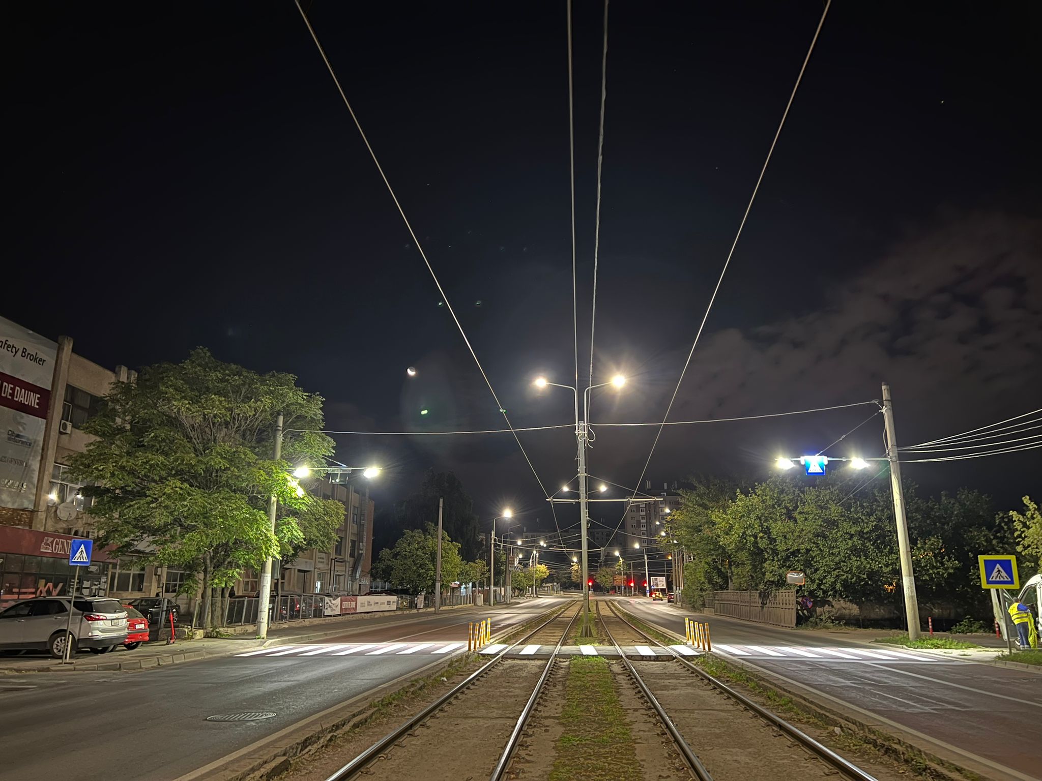 Primăria Sectorului 6 a demarat o amplă campanie de îmbunătățire a siguranței pietonilor, inaugurând peste 70 de treceri de pietoni suprailuminate în zona sa