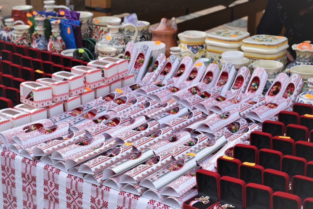 Sectorul 6 din București devine din nou punct de atracție pentru comercianții amatori și profesioniști care se pregătesc să vândă mărțișoare de 1 martie