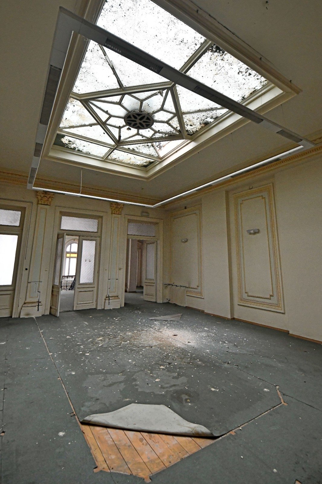 Capitala își consolidează patrimoniul: patru clădiri cu risc seismic vor fi reabilitate în următorii ani Bucureștiul face pași importanți spre protejarea clădirilor istorice și a locuitorilor săi, continuând procesul de consolidare a unor imobile cu risc seismic ridicat