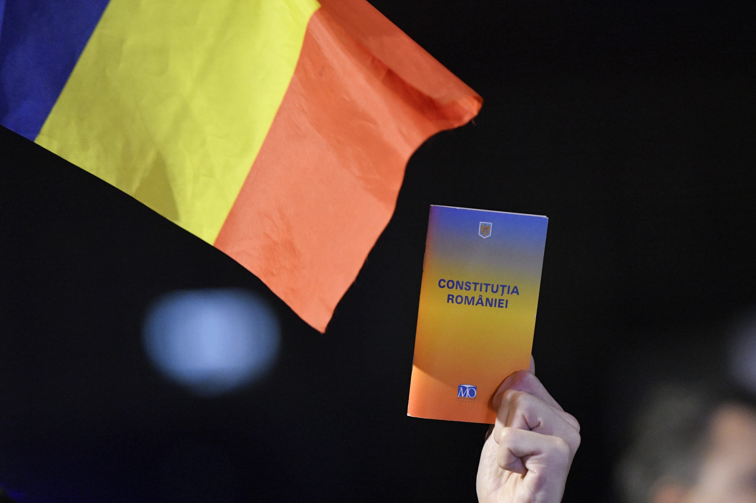 Decizie amânată pe fondul unui context tensionat Curtea de Apel București a amânat, pe 16 ianuarie, pronunțarea asupra contestației formulate de avocata Silvia Uscov privind numirea judecătorilor Mihai Busuioc și Dacian Dragoș la Curtea Constituțională a României, coincidență semnificativă cu ședința CCR dedicată pensiilor magistraților