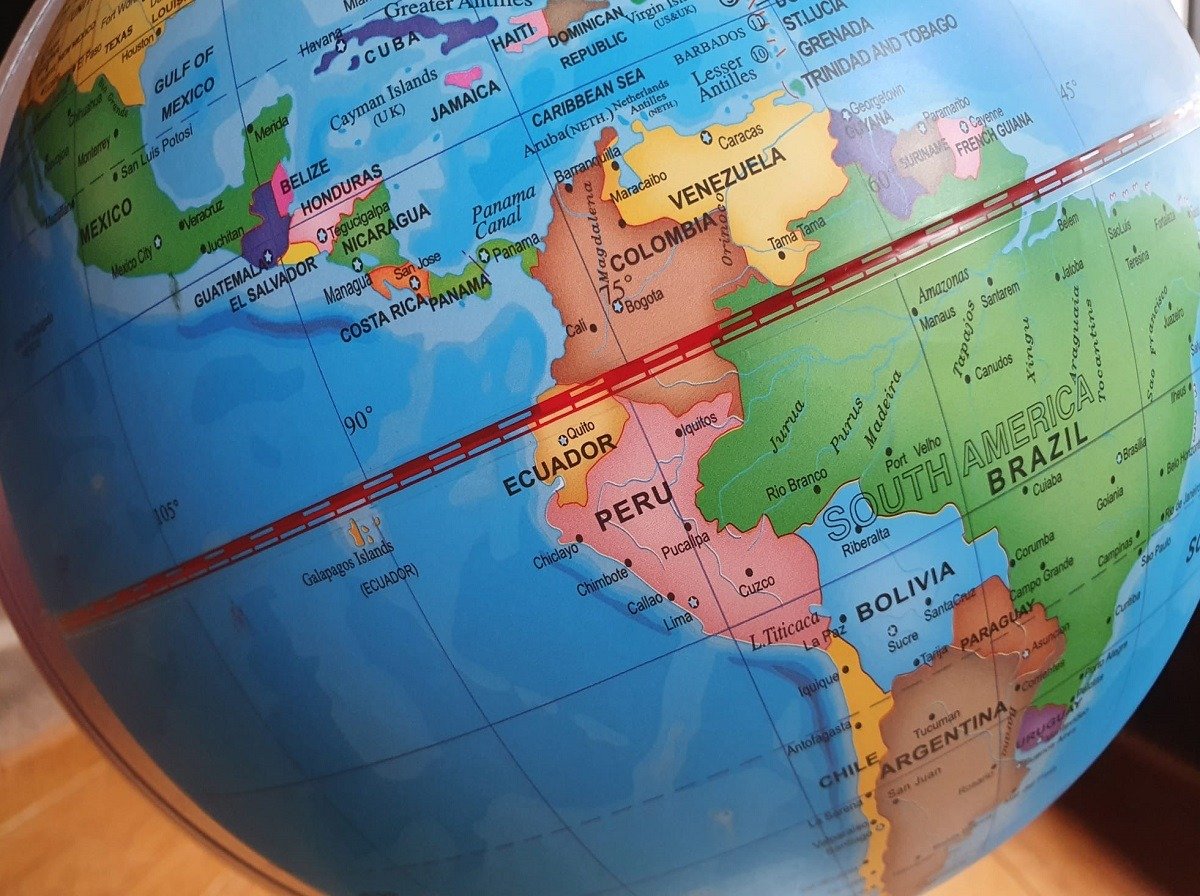 Victoria majoritară a partidului de stânga a lui Gustavo Petro în alegerile legislative din Columbia, un semnal clar pentru conflictul electoral ce va urma Partidul de stânga condus de președintele Gustavo Petro a obținut o victorie covârșitoare în alegerile legislative de duminică din Columbia, conform rezultatelor preliminare anunțate de autorități