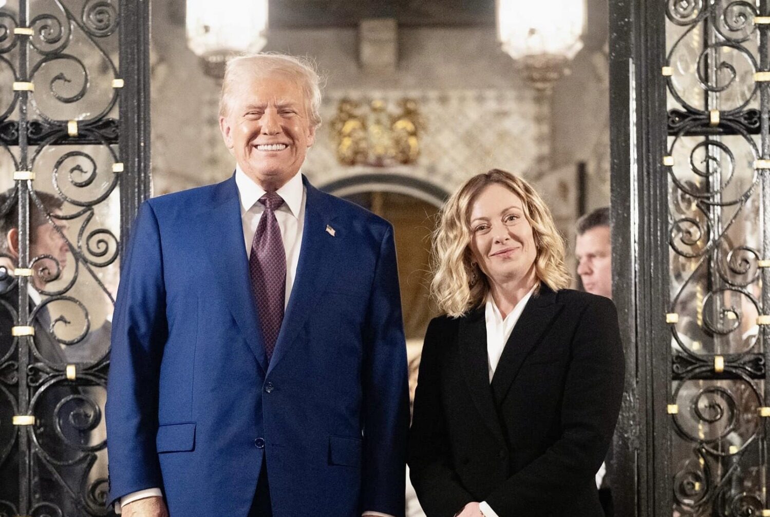 Giorgia Meloni face apel la Donald Trump pentru pace în Ucraina, sperând să obțină recunoaștere internațională Prim-ministrul Italiei, Giorgia Meloni, a surprins oponenții și susținătorii deopotrivă prin recentul său comentariu referitor la situația din Ucraina