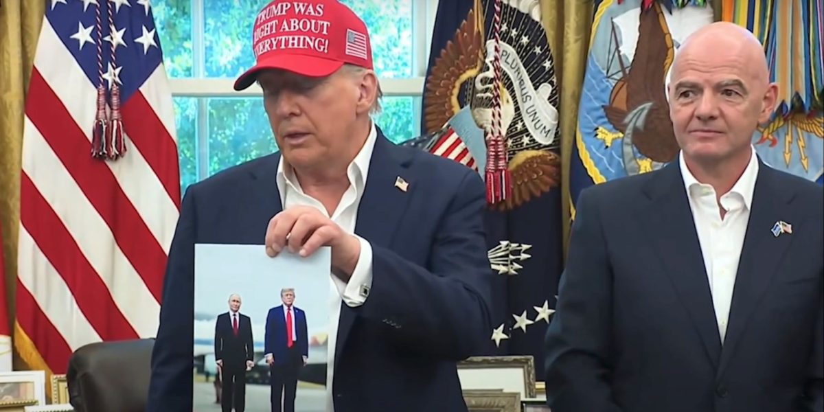 Donald-Trump-anunta-tragerea-la-sorti-pentru-mondialul-de-Fotbal-din-2026.jpg - ReactMedia