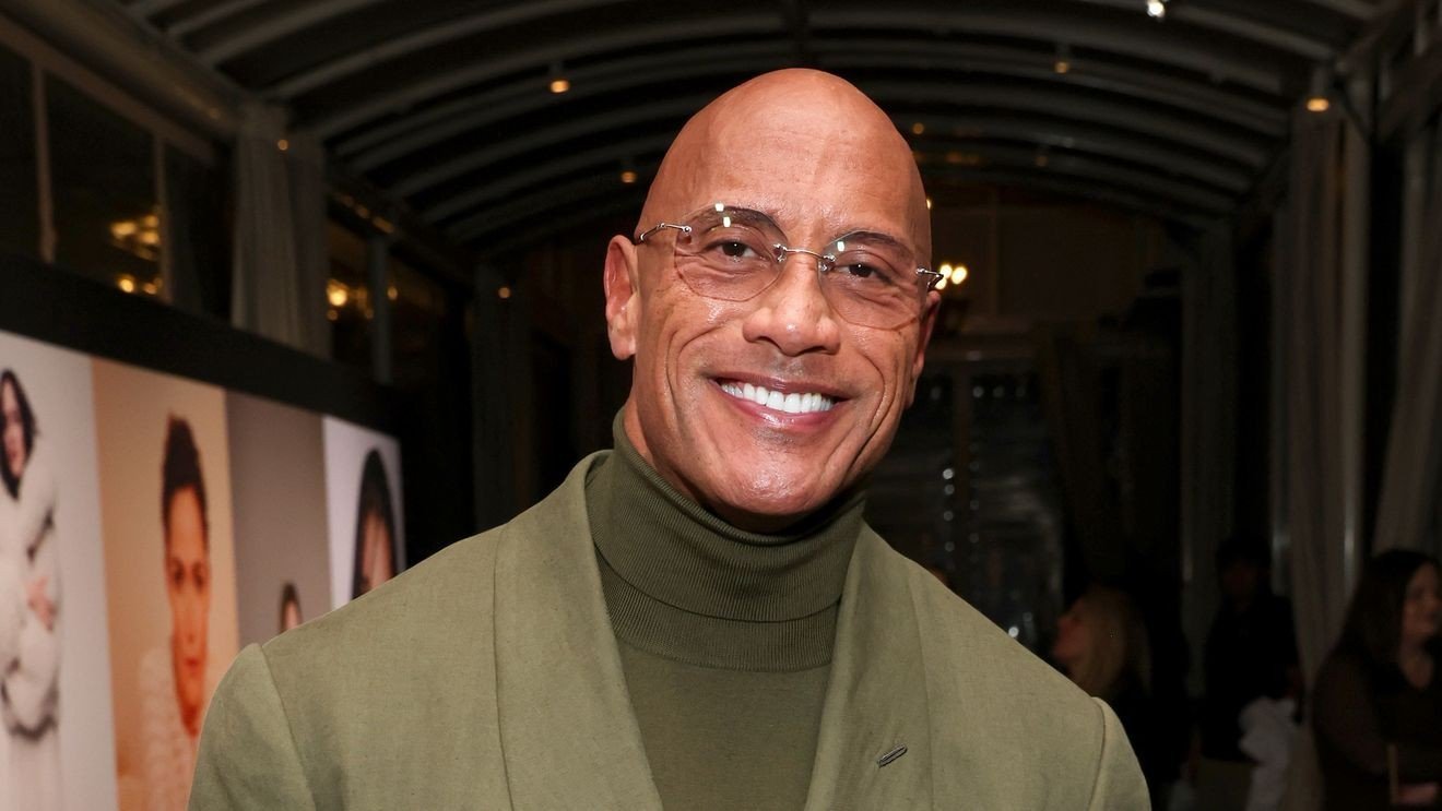 Dwayne Johnson își dezvăluie prima iubire cinematografică: Gene Wilder Dwayne Johnson, cunoscut în întreaga lume atât pentru cariera sa impresionantă în wrestling, cât și pentru rolurile sale de blockbuster în filme, a făcut recent o revelație despre prima sa atracție pe ecran