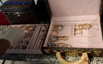 Femei-bijuterii-ceasuri-bunuri-3-milioane-de-euro.jpg - ReactMedia