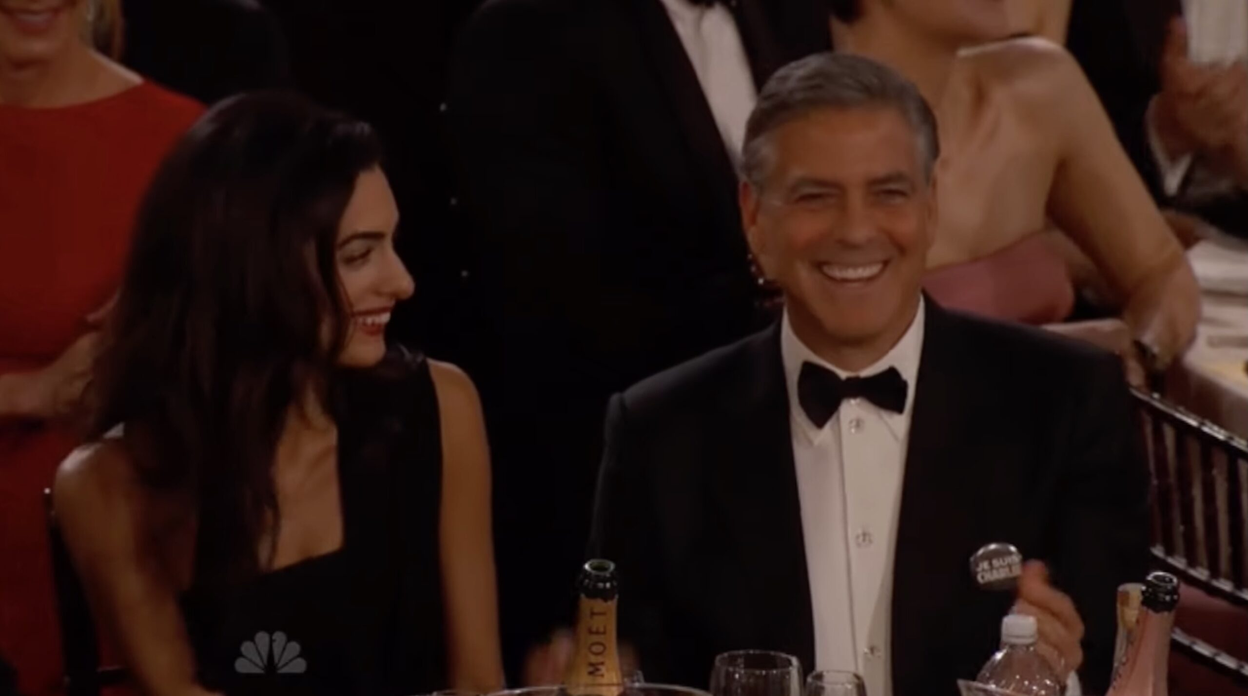 George Clooney, actorul de renume internațional și activist cunoscut pentru sprijinul său pentru cauze umanitare, a devenit cetățean francez la sfârșitul lunii decembrie, o mutare care a stârnit reacții din partea liderilor politici din Statele Unite