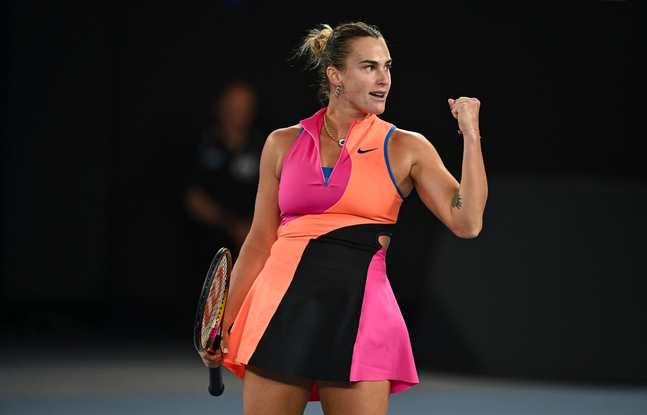 Sabalenka avansează în finala Australian Open după o victorie concludentă asupra Svitolinei Aryna Sabalenka continuă să impresioneze pe terenul de tenis, reușind să se califice pentru a patra oară consecutiv în finala Australian Open, după o victorie clară cu 6-2, 6-3 în fața Elinei Svitolina