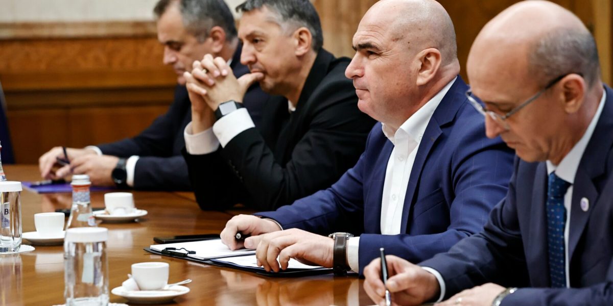 Gigel-Paraschiv-Daniel-David-Ilie-Bolojan-si-Sorin-Ion-Foto-Gov-ro.jpeg - ReactMedia