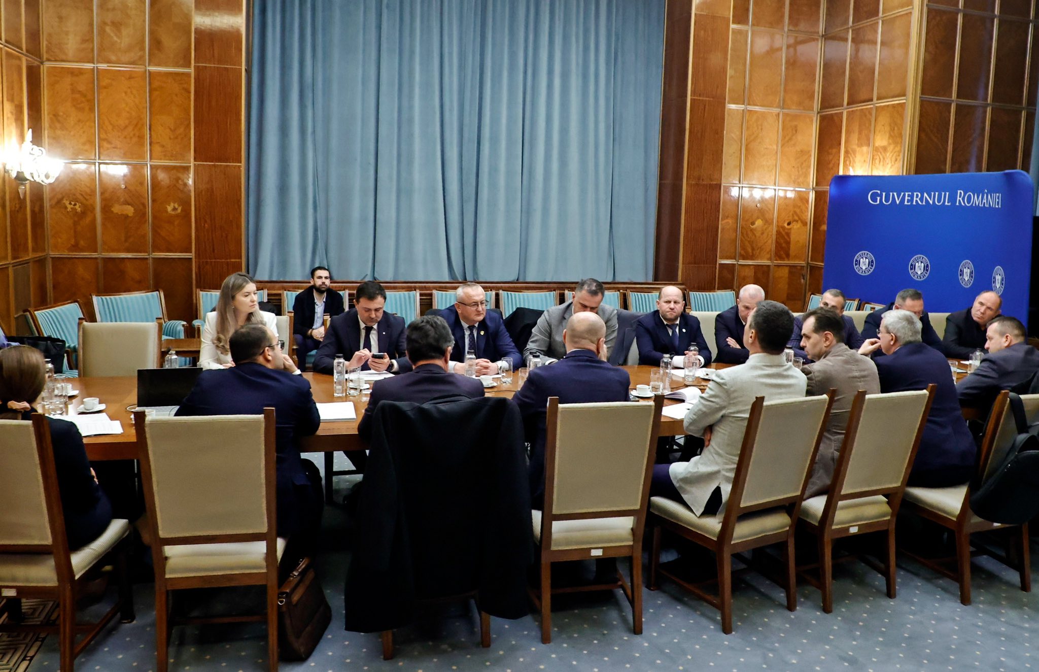 România se confruntă cu dezechilibre financiare serioase în administrațiile locale, dezvăluie o recentă informare a guvernului