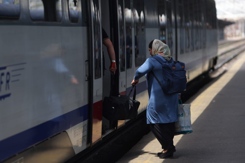 CFR Călători schimbă orarul a două trenuri spre Budapesta