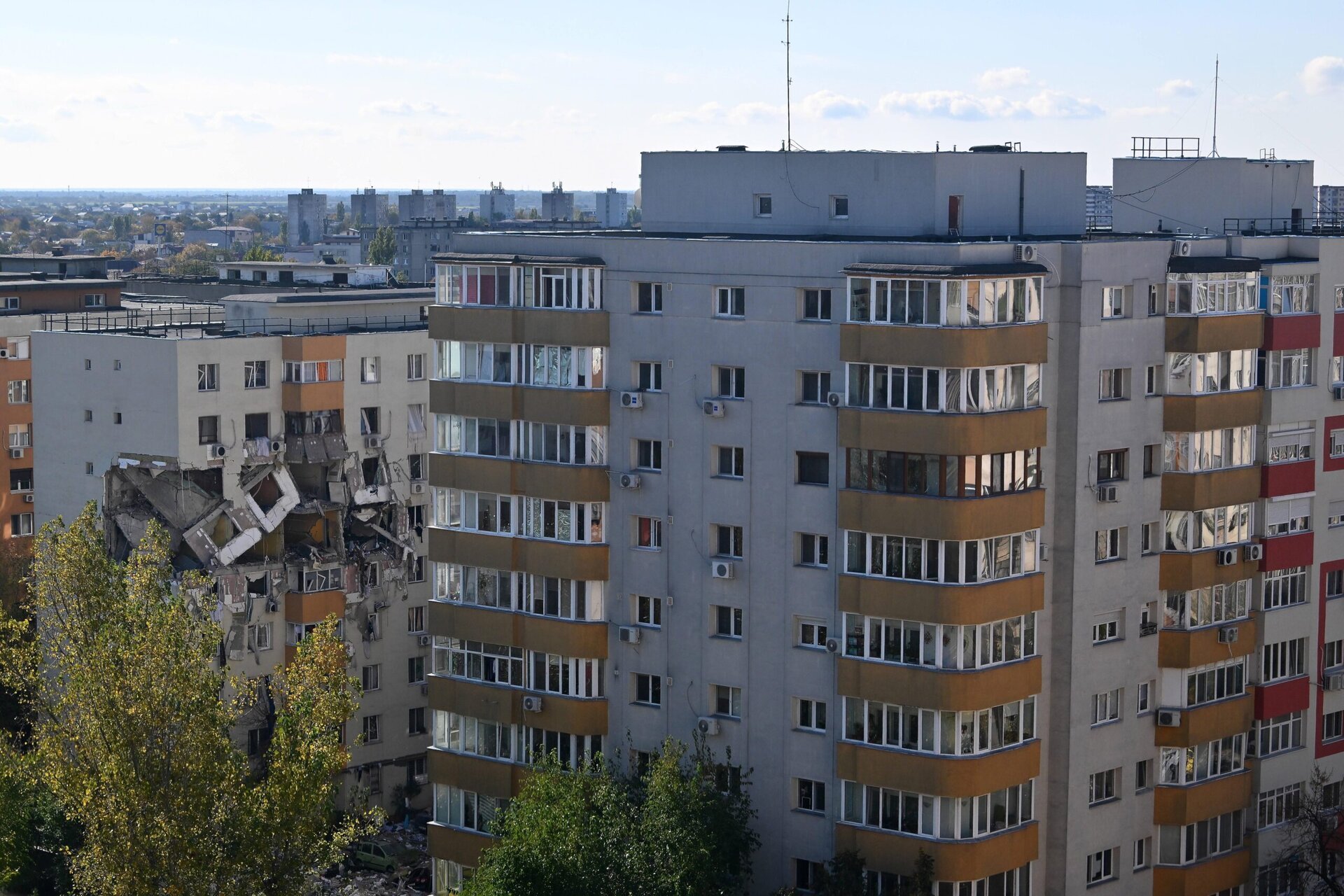 Locatarii blocului din Rahova afectat de explozie, scutiți de taxe în Sector 5