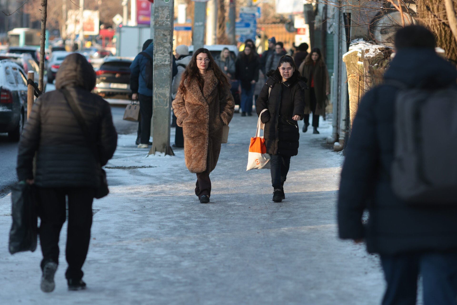 Gerul persistent în Capitală și în restul țării a fost prelungit, iar meteorologii avertizează că temperaturile minime vor rămâne extrem de scăzute până cel puțin miercuri, 21 ianuarie