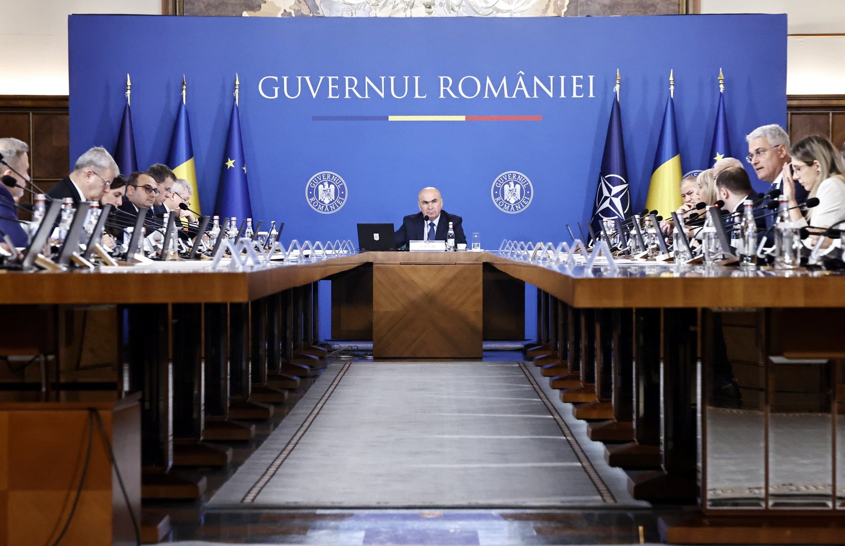 Thuma acuză Guvernul Bolojan pentru creșterea taxelor locale: „Primarii sunt țintiți pe nedrept” Liderul PNL Ilfov, Hubert Thuma, a lansat un atac direct la adresa Guvernului condus de Ilie Bolojan, acuzându-l că a impus reguli fiscale noi ce au dus la creșterea taxelor și impozitelor locale, lăsând primarii să suporte consecințele