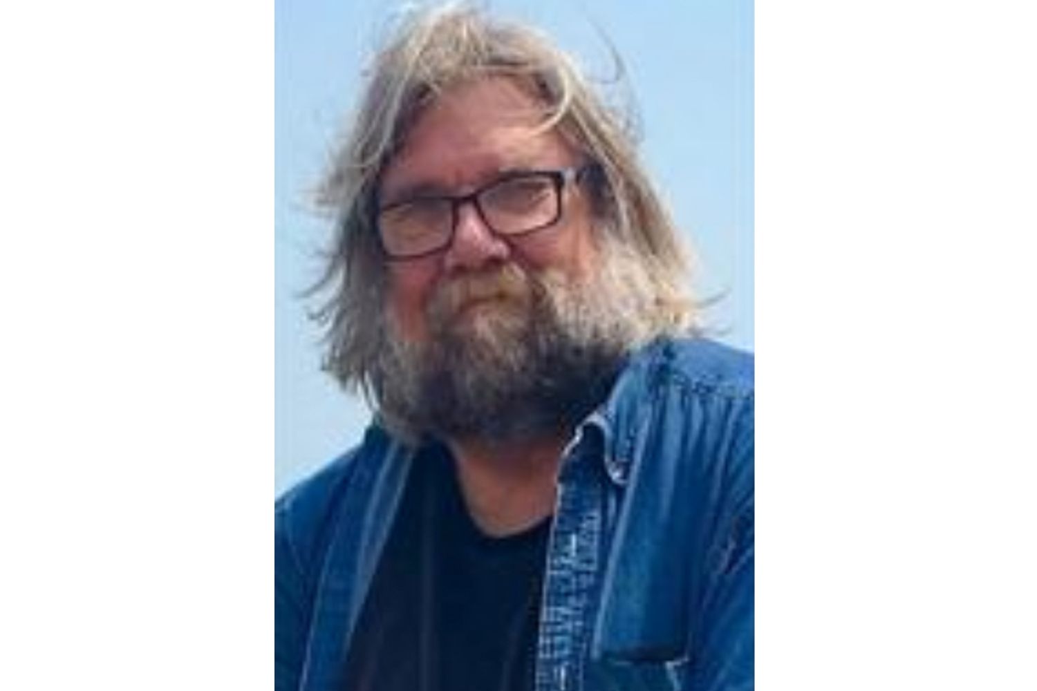 Michael Schumacher, autor al biografiilor celebre, a murit la 75 de ani Michael Schumacher, un biograf renumit pentru lucrările sale despre cineaști și muzicieni de renume, a decedat la vârsta de 75 de ani