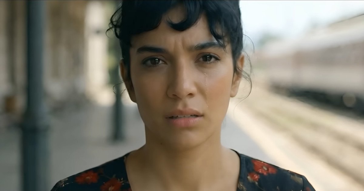 Scandal în muzica românească: Lolita Cercel, artista creată cu inteligența artificială, stârnește controverse Lolita Cercel, o artistă inovatoare generată de inteligența artificială, a câștigat rapid notorietate în România, atingând milioane de vizualizări pe TikTok și pe platformele de streaming