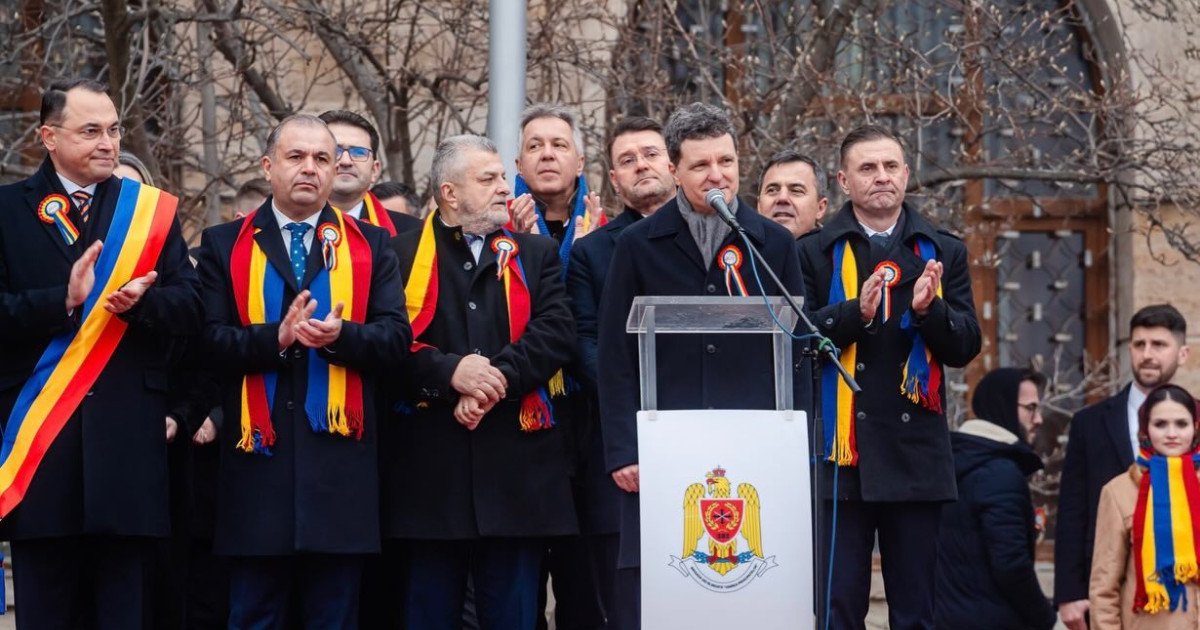 Imnul național, simbol al unității, nu trebuie huiduit, subliniază Nicușor Dan Președintele Nicușor Dan a reiterat, după manifestările dedicate Unirii Principatelor Române, importanța respectului față de istoria națională și a imnului, considerat un simbol al României