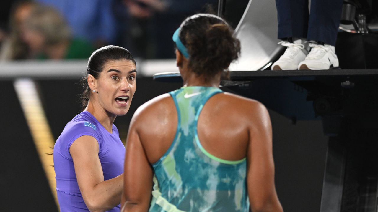 Naomi Osaka a învins-o pe Sorana Cîrstea cu scorul de 6-3, 4-6, 6-2, în turul al doilea al turneului Australian Open, meci în care emotiile au fost la cote maxime