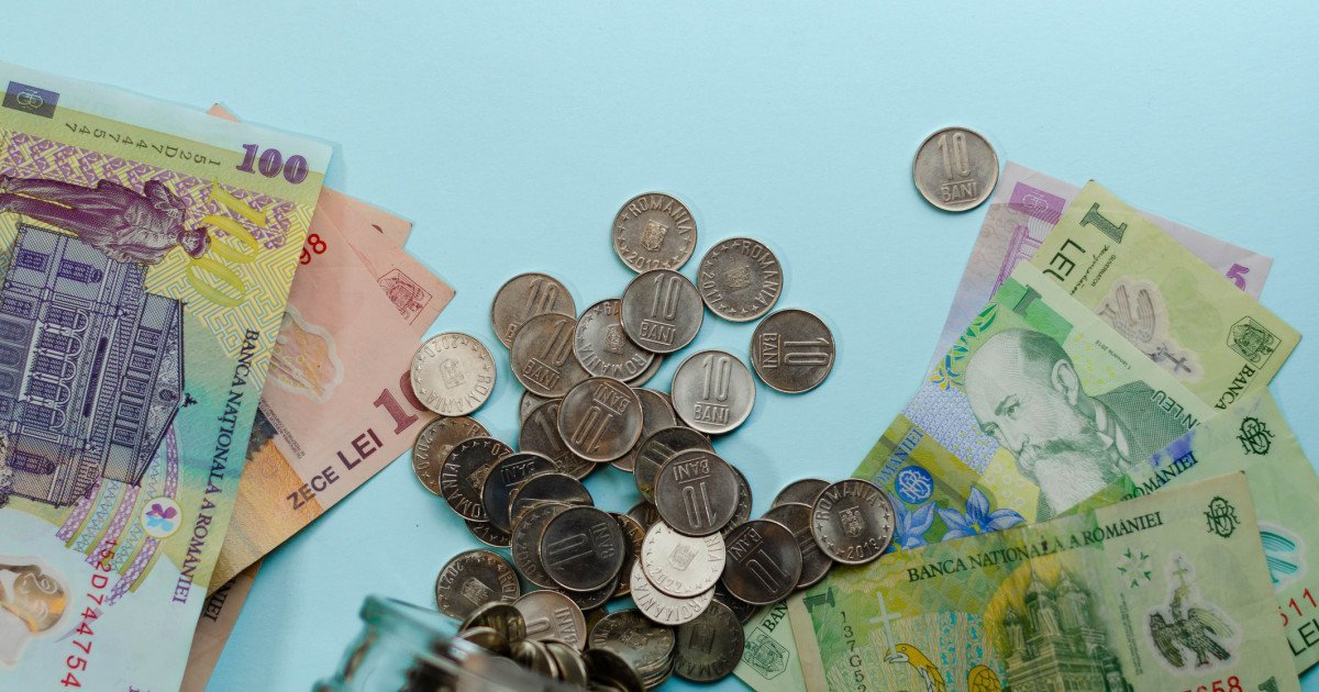 Buzău: Administrația locală confruntată cu datorii de peste 12 milioane de euro Primăria Buzău are de recuperat peste 12 milioane de euro de la persoanele fizice care nu și-au plătit taxele și impozitele, conform edilului Constantin Toma