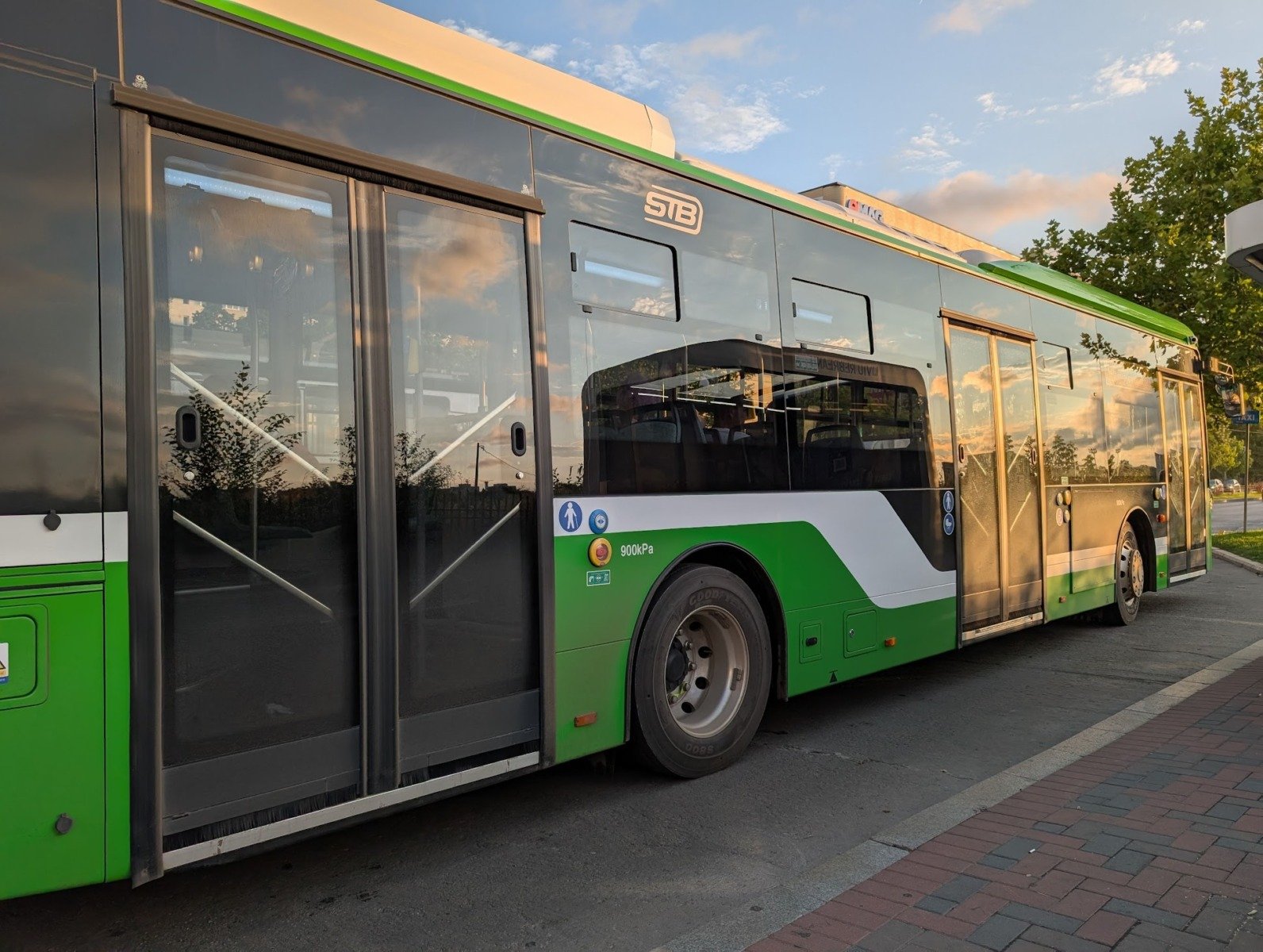 Primarul Capitalei anunță majorări de prețuri și închiderea unor instituții publice, ca parte a unui plan de reformare a administrației locale Primarul Capitalei, Ciprian Ciucu, a făcut declarații alarmante despre starea actuală a serviciilor publice din București și a anunțat măsuri de reformare radicală menite să reducă cheltuielile inutile și să ajusteze prețurile pentru unele servicii către niveluri mai sustenabile