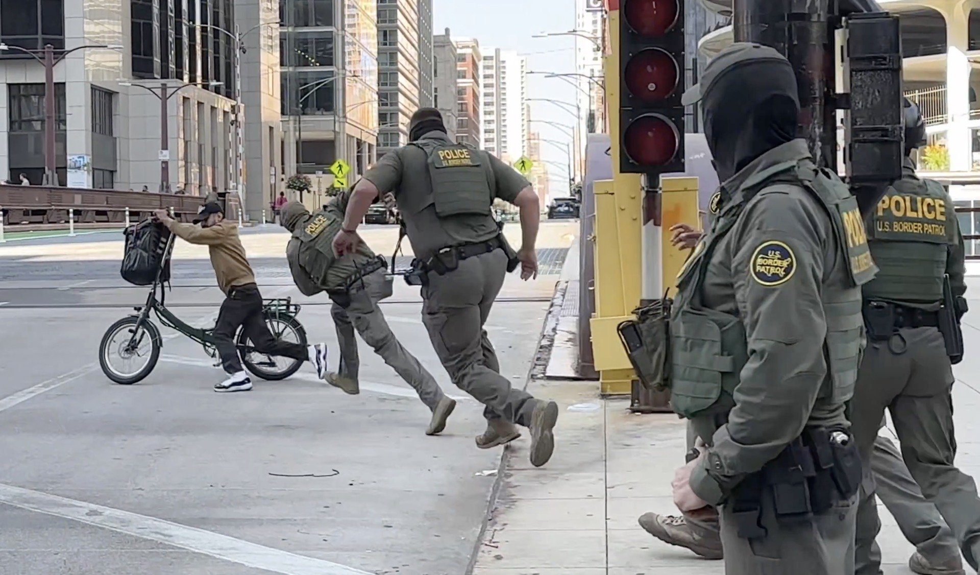 Controverse în lumea hotelurilor Hilton: rezervări anulate și acuzații de discriminare Un scandal incendiar zguduie în aceste zile lanțul hotelier Hilton, după ce informații apărute pe rețelele de socializare au scos la iveală situații controversate legate de anularea rezervărilor