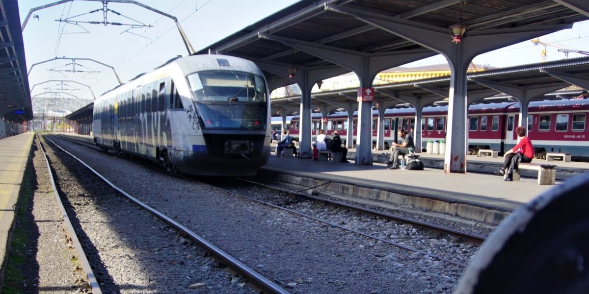 Tren-ruta-Vatra-Dornei-Bucuresti-Nord-intarziere.jpg - ReactMedia