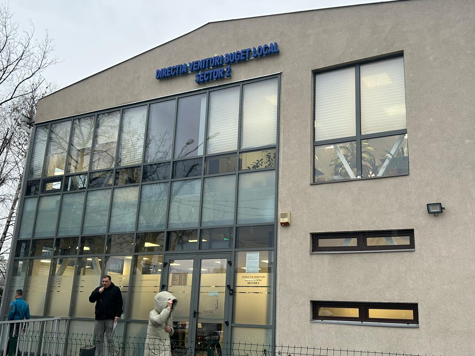 Prima zi a plăților impozitelor în Sector 2: stabilitate sau nervi reținuți? Joi, în prima zi oficială a sezonului de achitare a impozitelor pentru anul 2026, Direcția Venituri Buget Local Sector 2 a fost martoră la o scenă surprinzător de calmă
