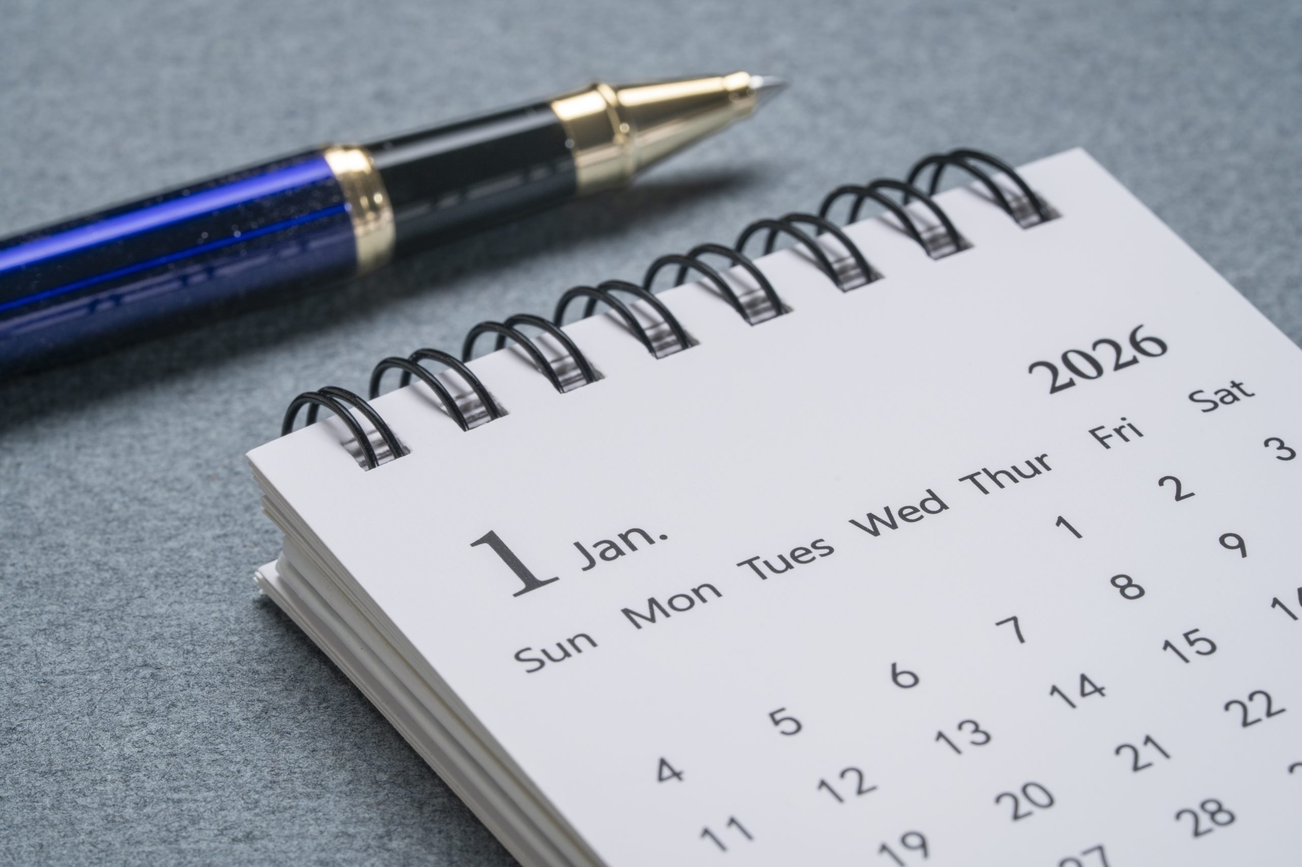 Ianuarie aduce cinci zile libere românilor în 2026 Românii vor avea parte de cinci zile libere legale în luna ianuarie 2026, oferindu-le ocazia de a se bucura de un weekend prelungit