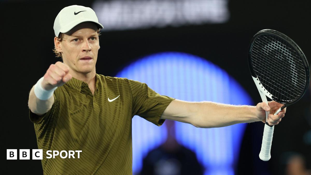 Australian Open: O zi palpitantă pe Rod Laver Arena Rod Laver Arena a găzduit astăzi meciuri electrizante în cadrul Australian Open, cu atenția fanilor îndreptată spre confruntarea dintre Ena Shibahara (Japonia) și Vera Zvonareva (Rusia) pe de o parte, și duo-ul australian format din Kimberly Birrell și Talia Gibson, pe de altă parte