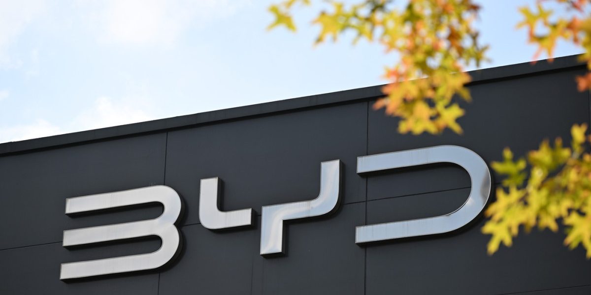 aGFzaD01NGY1YzA1ZGQ5ZGY2NGUzYmQwODQxM2JkZTlmNzk5NA.thumb_.jpg - ReactMedia