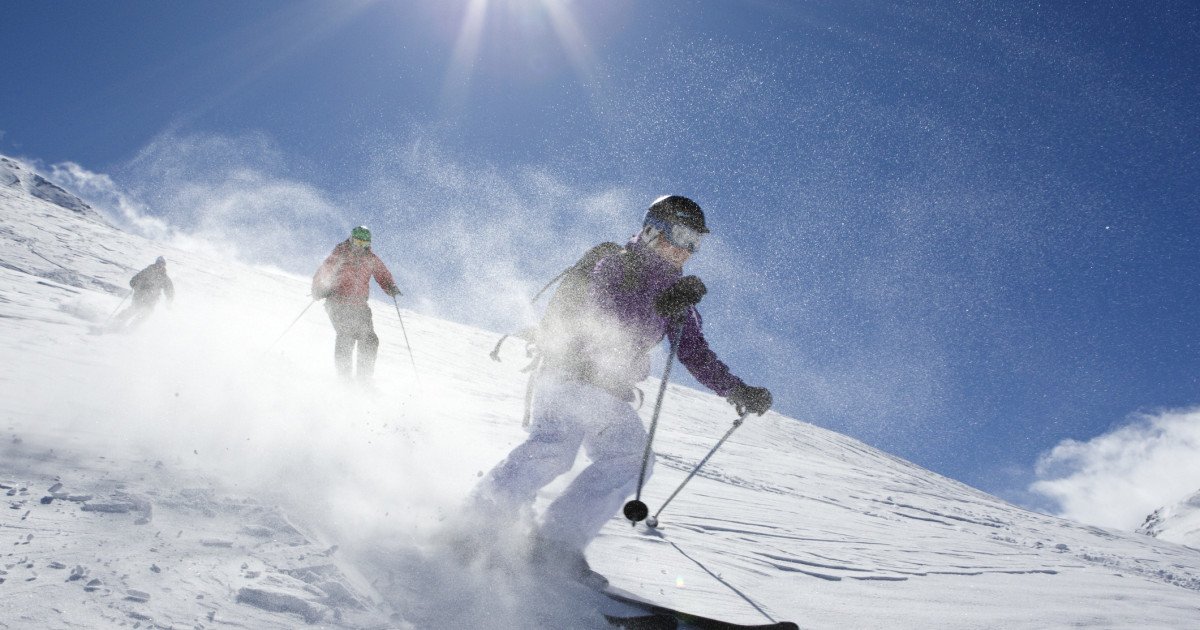 Aglomerație în Poiana Brașov, dar și accidente pe pârtii: salvamontiștii trag un semnal de alarmă Un weekend plin pe pârtiile din Poiana Brașov se anunță, cu sute de turiști așteptând să se bucure de zăpadă, dar salvamontiștii atrag atenția asupra unor incidente care au avut loc în ultimele zile