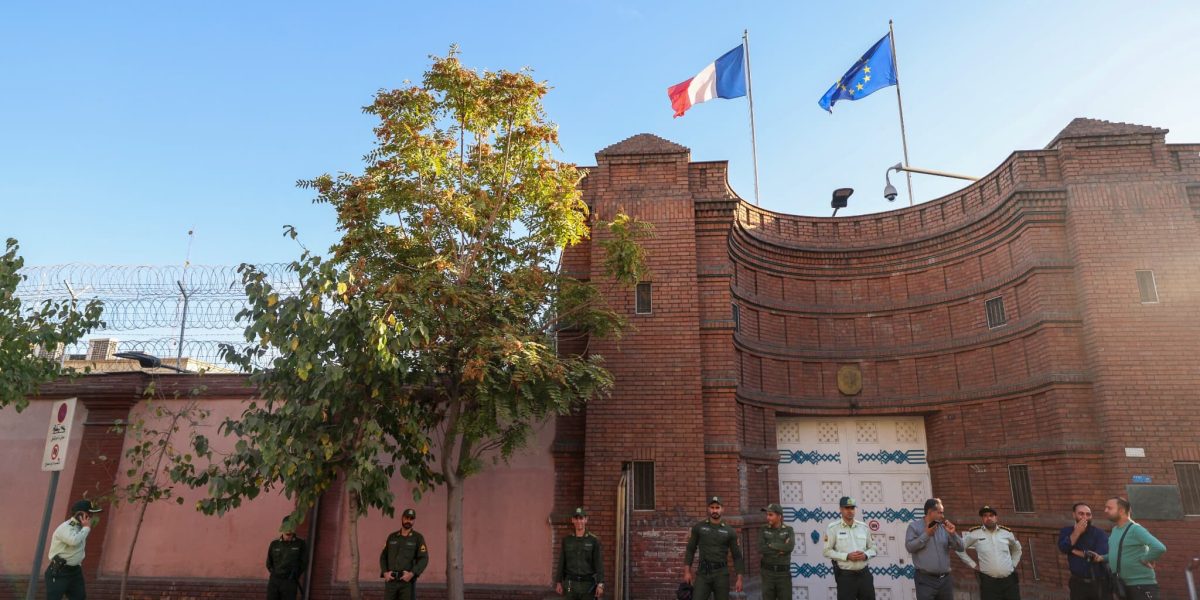 ambasada-frantei-in-iran.jpg - ReactMedia