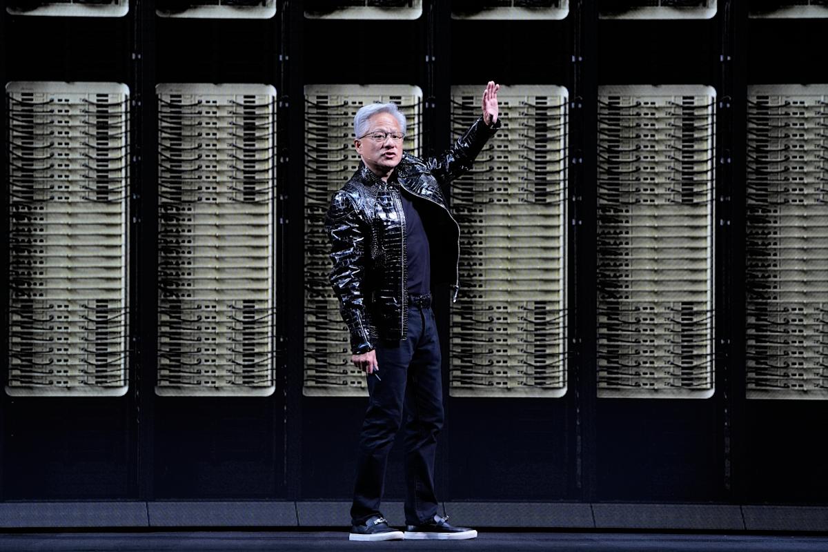 China impune lui Alibaba și startup-urilor pregătirea comenzilor pentru Nvidia H200