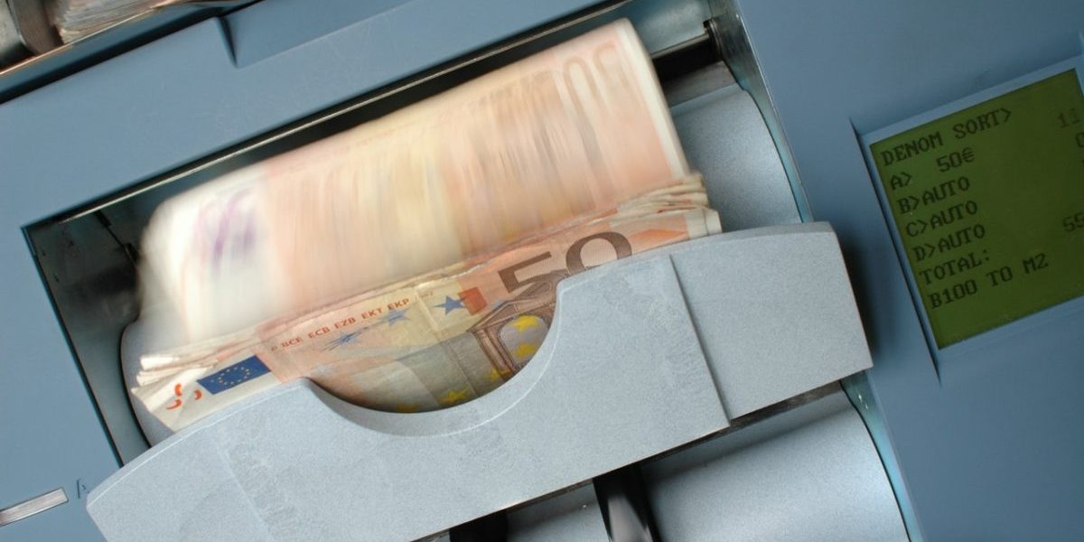 bani-euro-pexels-e1638538326916.jpg - ReactMedia