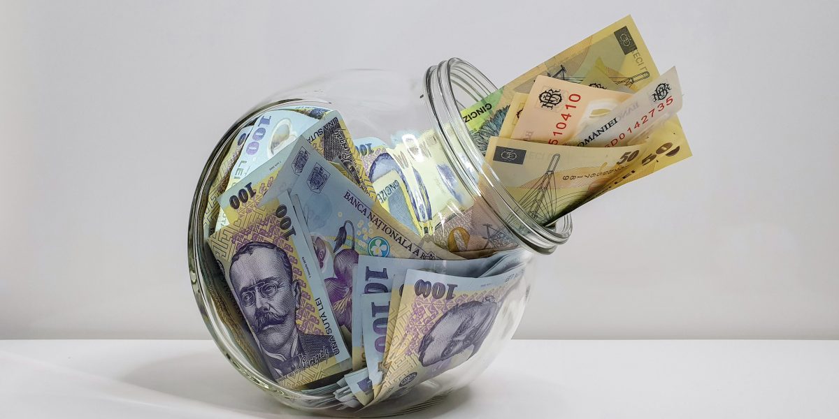 bani-lei-tezaur-dreamstime.jpg - ReactMedia