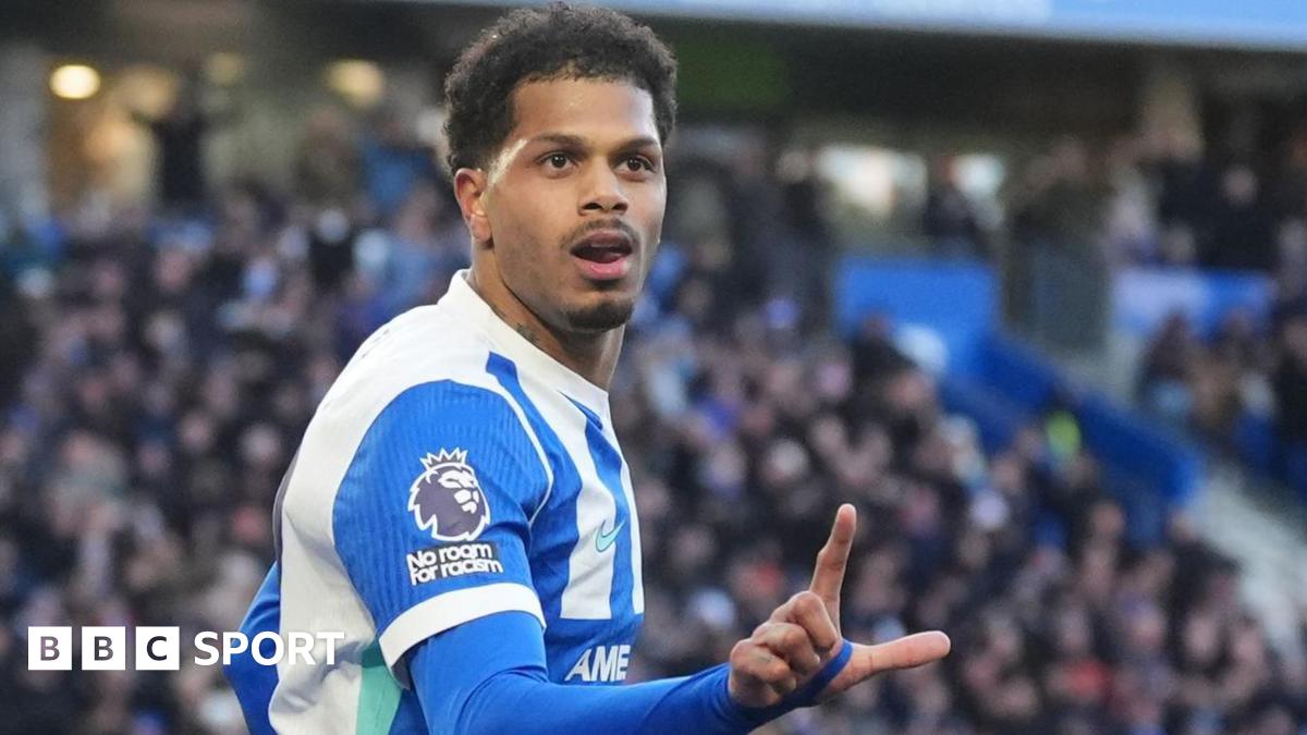 Arsenal conduce în clasament după o victorie clară Arsenal a obținut o victorie categorică în fața echipei Aston Villa, consolidându-și poziția de lider în Premier League cu 45 de puncte, după 19 partide disputate