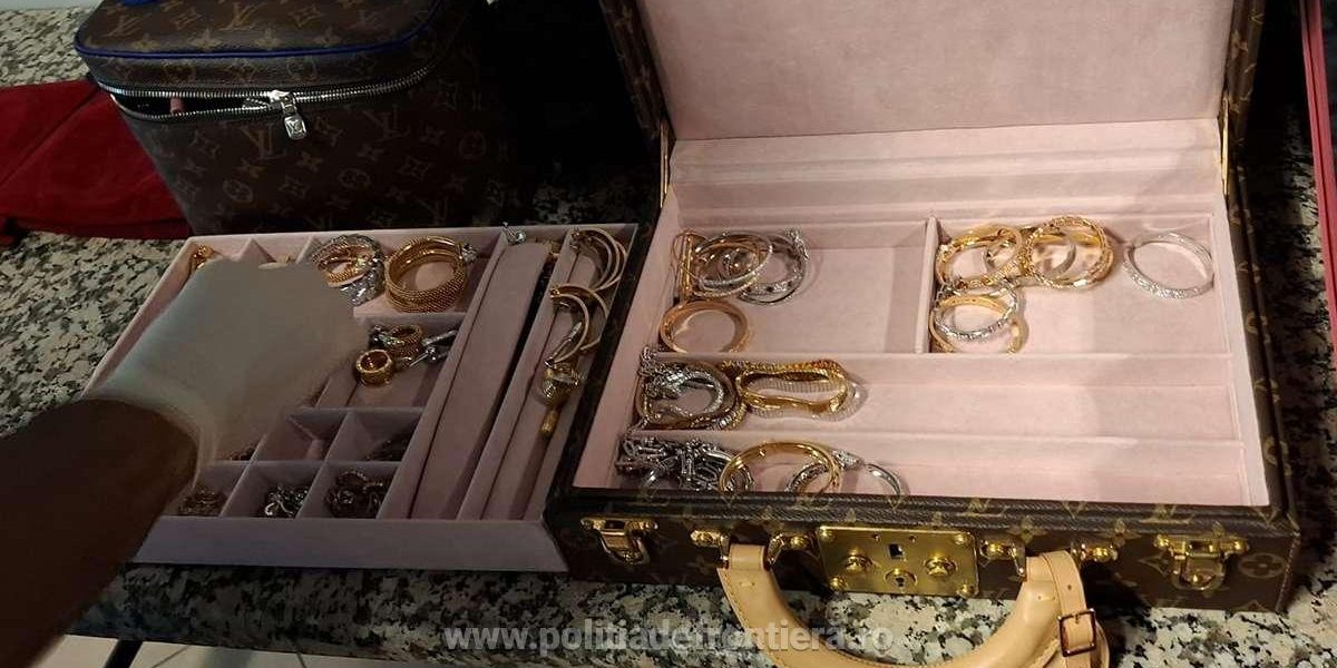 bijuterii-politia-de-frontiera.jpg - ReactMedia