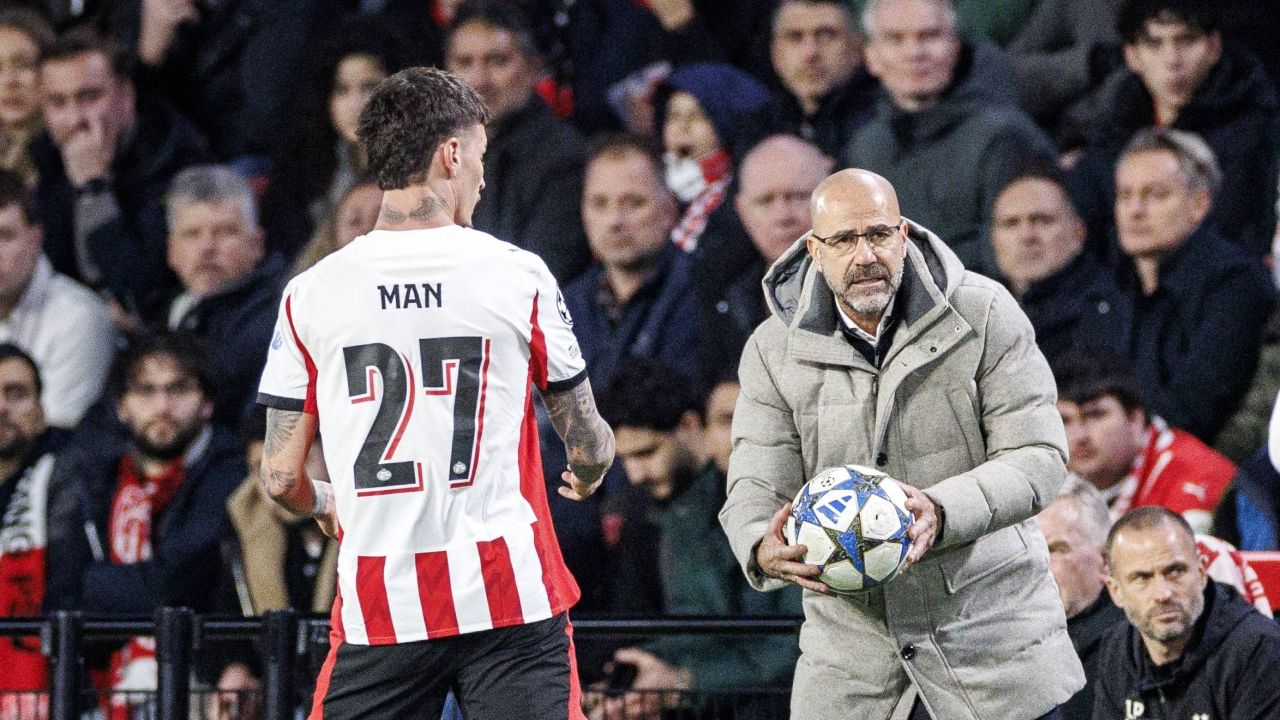 PSV Eindhoven clarifică situația antrenorului Peter Bosz PSV Eindhoven a ieșit într-o declarație oficială privind viitorul antrenorului Peter Bosz, după speculațiile din ultimele zile referitoare la posibila sa demisie