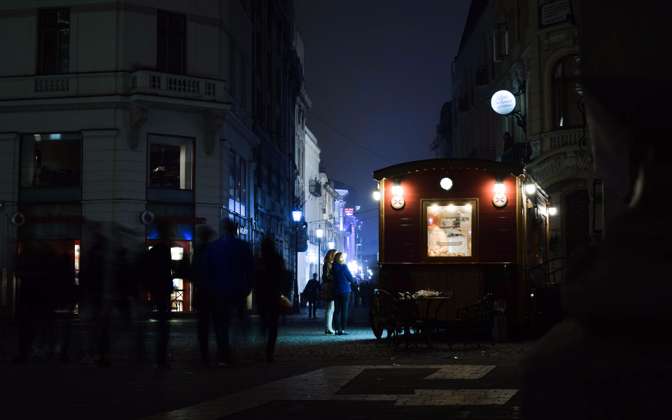 bucharest-night_M5OKHZ7GZX.webp.webp - ReactMedia