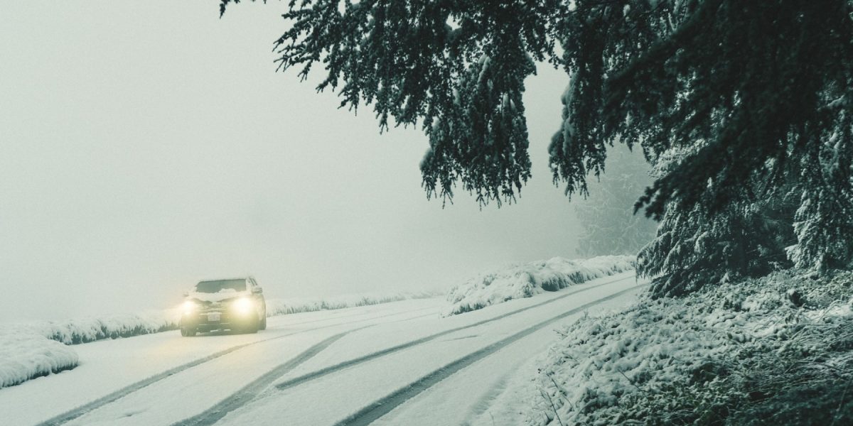 cristofer-maximilian-ONMpvKeYaeM-unsplash.jpg - ReactMedia