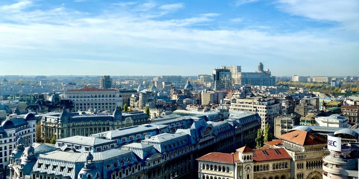 crown-fj81-DnmwVI-unsplash-scaled-e1769778537466.jpg - ReactMedia